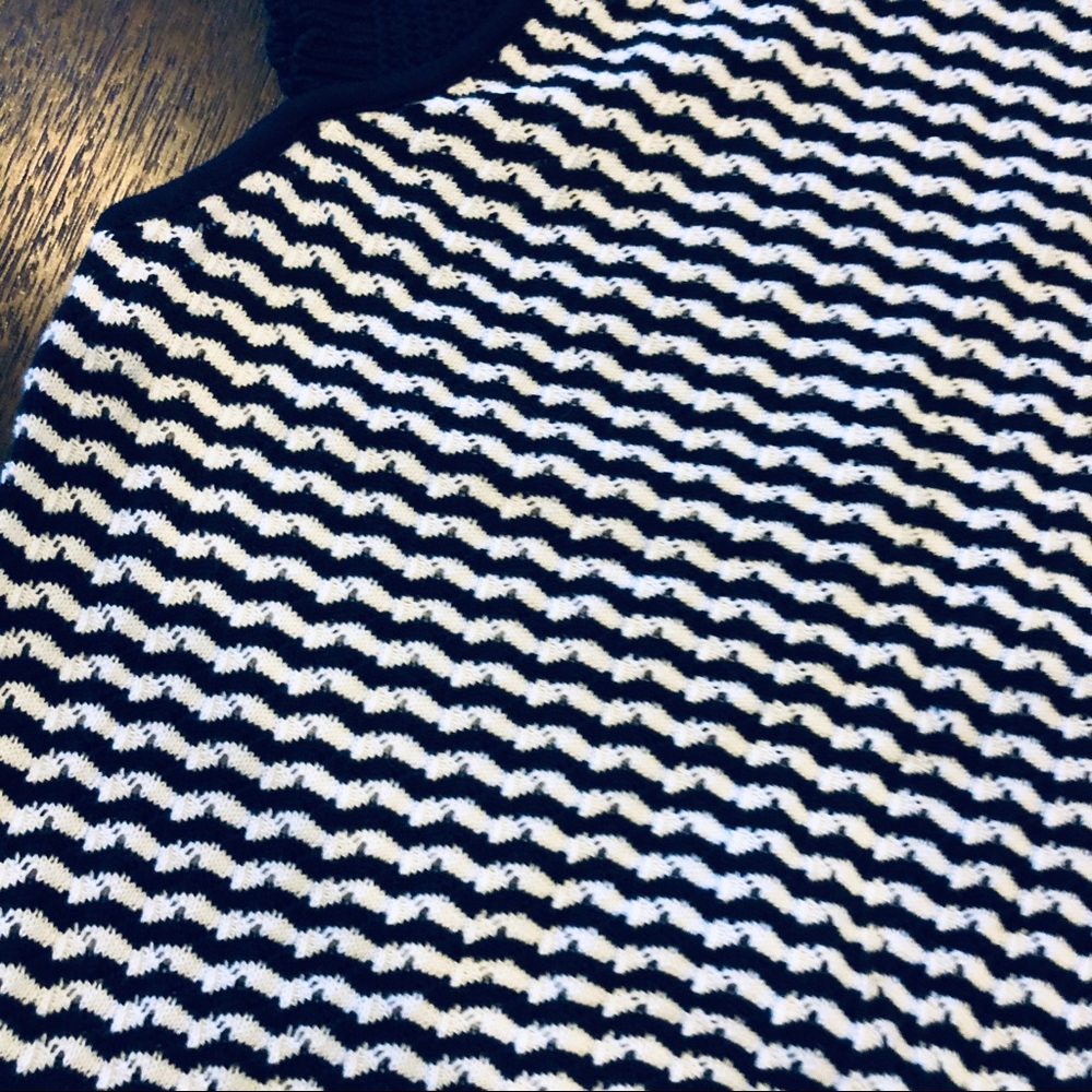 Anthropologie Alessia Navy Blue / White Knit Top - Picture 8 of 9